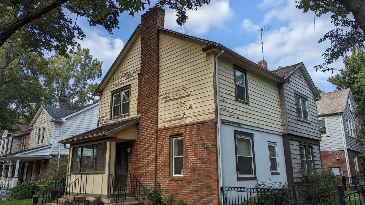 Signs You Need New Siding in Minneapolis Homes